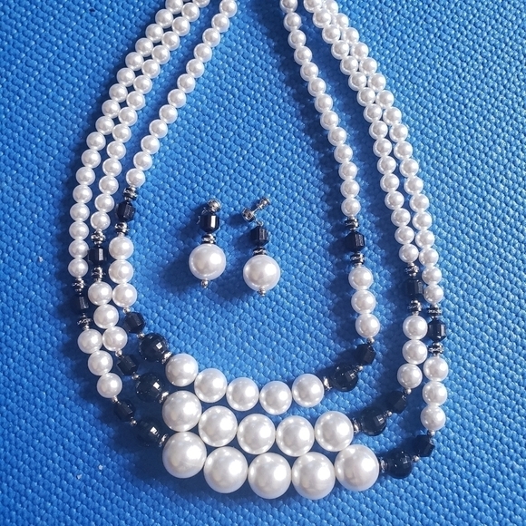 HP. Necklace Set - Picture 6 of 10